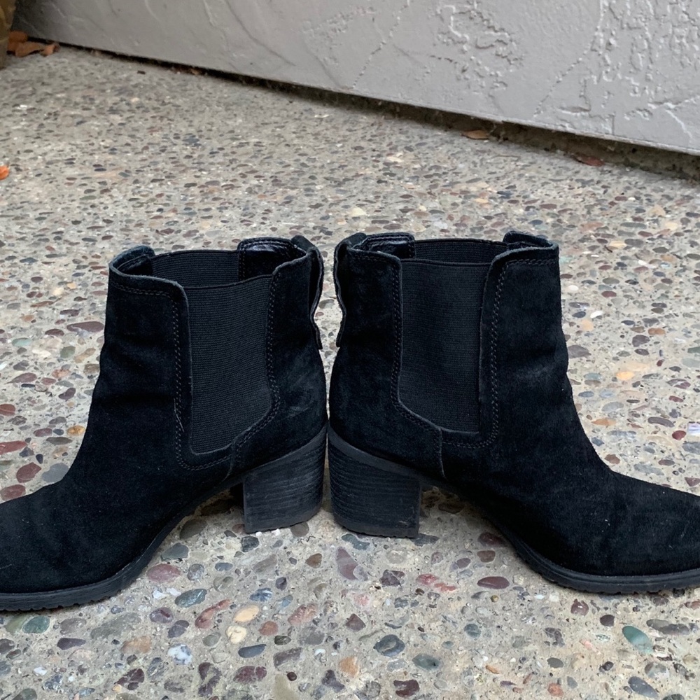 Sam Edelman Chelsea booties - Picture 2 of 6